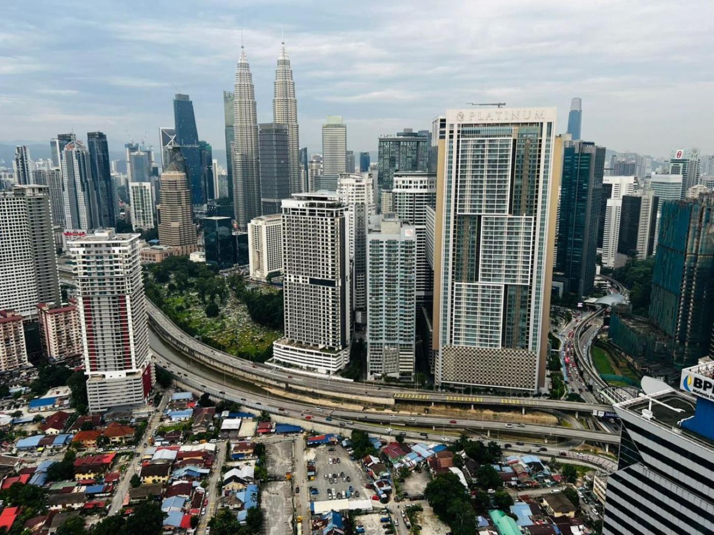 The Luxe Suites Infinitum Klcc Kuala Lumpur Exterior photo